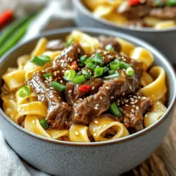 Um köstliche Mongolian Beef Noodles zu machen, brauchst du einige wichtige Zutaten. Hier ist die Liste: - 225 g breite Reisnudeln - 450 g Flankensteak, dünn gegen die Faser geschnitten - 2 Esslöffel Pflanzenöl - 3 Frühlingszwiebeln, gehackt (weiße und grüne Teile getrennt) - 3 Knoblauchzehen, fein gehackt - 2,5 cm frischer Ingwer, gerieben - 60 ml Sojasoße - 2 Esslöffel Hoisinsauce - 1 Esslöffel brauner Zucker - 1 Esslöffel Speisestärke - 1 Teelöffel Sesamöl - Salz und Pfeffer nach Geschmack - Sesamkörner zum Garnieren Diese Zutaten bringen die Aromen zusammen und machen das Gericht besonders. Flankensteak ist der Schlüssel für zarte und schmackhafte Nudeln. Es hat die perfekte Textur für das Braten. Du kannst auch Rinderhack oder Filetsteak verwenden. Achte darauf, dass das Fleisch dünn geschnitten ist. Das sorgt dafür, dass es schnell gart und viel Geschmack aufnimmt. Du kannst kreativ sein und andere Zutaten hinzufügen. Hier sind einige Ideen: - Gemüse: Füge Brokkoli, Paprika oder Karotten hinzu. - Proteine: Probiere Hühnchen oder Tofu für eine vegetarische Option. - Würze: Verwende Chili oder Sriracha für mehr Schärfe. Indem du diese Alternativen nutzt, kannst du das Rezept an deinen Geschmack anpassen. Lass deiner Kreativität freien Lauf! Um die Reisnudeln zuzubereiten, koche sie gemäß der Packungsanweisung. Das ist einfach. Nimm sie nach dem Kochen ab und stelle sie beiseite. Achte darauf, dass sie nicht kleben. Ein wenig Öl kann helfen, wenn nötig. Für die Marinade nimm eine große Schüssel. Mische das Flankensteak mit Sojasoße, Speisestärke, braunem Zucker, Salz und Pfeffer. Mische alles gut. Lass es etwa 15 Minuten ziehen. So wird das Fleisch zart und geschmackvoll. Erhitze in einer großen Pfanne oder einem Wok das Pflanzenöl. Die Hitze sollte mittel bis hoch sein. Füge das marinierte Rindfleisch in einer einzelnen Schicht hinzu. Brate es 2-3 Minuten, bis es goldbraun ist. Wende das Fleisch und brate es noch 1-2 Minuten weiter. Nimm es dann aus der Pfanne und lege es beiseite. In der gleichen Pfanne erhitze bei Bedarf mehr Öl. Füge die gehackten Knoblauchzehen, den geriebenen Ingwer und die weißen Teile der Frühlingszwiebeln hinzu. Brate sie etwa 1 Minute, bis sie duften. Gebe das Rindfleisch zurück in die Pfanne. Füge Hoisinsauce, Sesamöl und die gekochten Reisnudeln hinzu. Mische alles gut und erhitze es 2-3 Minuten. Alles sollte gleichmäßig warm sein. Diese einfache Schritt-für-Schritt-Anleitung macht die Zubereitung der Mongolian Beef Noodles leicht. Du kannst das gesamte Rezept hier finden: [Full Recipe]. Um das beste Rindfleisch zu erhalten, ist die Garzeit wichtig. Braten Sie das Flankensteak für 2-3 Minuten bei mittelhoher Hitze an. Wenden Sie das Stück und braten Sie es weitere 1-2 Minuten. So bleibt das Fleisch zart. Vermeiden Sie das Überkochen. Übergekochtes Fleisch wird hart und trocken. Nutzen Sie einen Fleischthermometer, wenn Sie sicher sein wollen. Ideal ist eine Innentemperatur von 60 Grad Celsius. Das Verhältnis zwischen Nudeln und Sauce macht einen großen Unterschied. Verwenden Sie 225 g Reisnudeln für 450 g Rindfleisch. Diese Menge sorgt für ein ausgewogenes Gericht. Wenn Sie mehr Sauce mögen, fügen Sie etwas mehr Sojasauce oder Hoisinsauce hinzu. Achten Sie darauf, die Nudeln gut mit der Sauce zu vermengen. So nimmt jede Nudel den vollen Geschmack auf. Die Präsentation Ihrer Mongolian Beef Noodles kann das Essen aufwerten. Servieren Sie die Nudeln in tiefen Schüsseln. Garnieren Sie sie mit Sesamkörnern und den grünen Teilen der Frühlingszwiebeln. Für mehr Farbe und Frische können Sie auch frische Chili-Scheiben hinzufügen. Dies macht das Gericht nicht nur schön, sondern auch einladend. Genießen Sie Ihre Mahlzeit mit Stil! {{image_4}} Mongolian Beef Noodles bieten viele Möglichkeiten zur Anpassung. Hier sind einige leckere Variationen, die du ausprobieren kannst. Du kannst Tofu verwenden, um diese Nudeln vegetarisch zu machen. Wähle festen Tofu, um die beste Textur zu erhalten. Schneide den Tofu in Würfel und mariniere ihn wie das Rindfleisch. Brate den Tofu in der Pfanne an, bis er goldbraun ist. Die restlichen Schritte bleiben gleich. So erhältst du ein köstliches, fleischfreies Gericht. Wenn du es scharf magst, füge frische Chili oder Sriracha hinzu. Du kannst die Chili mit dem Knoblauch und Ingwer anbraten, um mehr Geschmack zu erzielen. Alternativ kannst du Sriracha direkt zu den Nudeln geben. Diese Variante bringt einen aufregenden Kick in dein Gericht. Füge mehr Gemüse hinzu, um dein Gericht bunter und gesünder zu machen. Paprika, Brokkoli oder Karotten passen gut zu den Nudeln. Schneide das Gemüse klein und brate es zusammen mit den Aromen an. So erhältst du nicht nur mehr Nährstoffe, sondern auch mehr Geschmack und Textur. Für das vollständige Rezept, schaue dir die [Full Recipe] an. Um die Reste deiner Mongolian Beef Noodles frisch zu halten, lege sie in einen luftdichten Behälter. Achte darauf, dass die Nudeln und das Fleisch gut abgekühlt sind, bevor du sie verpackst. So bleibt der Geschmack erhalten und du kannst sie später genießen. Wenn du die Nudeln einzeln portionierst, ist das besonders praktisch. Du kannst dann genau die Menge aufwärmen, die du brauchst. Wenn du deine Reste aufwärmen möchtest, gibt es ein paar einfache Schritte, um den besten Geschmack zu bewahren. Erhitze eine Pfanne bei mittlerer Hitze und gib etwas Pflanzenöl hinein. Füge die Nudeln und das Rindfleisch hinzu. Rühre alles gut um, um es gleichmäßig zu erhitzen. Du kannst auch einen Spritzer Sojasoße hinzufügen, um den Geschmack aufzufrischen. Vermeide die Mikrowelle, da sie die Textur der Nudeln verändern kann. Die Mongolian Beef Noodles bleiben im Kühlschrank etwa drei bis vier Tage frisch. Achte darauf, sie in einem luftdichten Behälter zu lagern. Wenn du sie länger aufbewahren möchtest, kannst du sie auch einfrieren. In diesem Fall sollten sie innerhalb von zwei Monaten verbraucht werden. Vergiss nicht, sie vor dem Servieren vollständig aufzutauen und erneut zu erhitzen. So bleiben Geschmack und Textur erhalten. Um die besten Mongolian Beef Noodles zu machen, achte auf die Zutaten. Frisches Flankensteak gibt den besten Geschmack. Marinieren ist wichtig, also verwende Sojasoße und braunen Zucker. Brate das Fleisch knusprig, aber nicht zu lange. Füge die gekochten Reisnudeln erst am Ende hinzu. So bleiben sie weich und nehmen die Aromen gut auf. Ich empfehle, die Nudeln gut mit der Sauce zu vermengen. Das gibt dem Gericht Tiefe und Geschmack. Ja, du kannst die Nudeln im Voraus zubereiten. Koche sie gemäß der Packungsanweisung und spüle sie dann in kaltem Wasser ab. Das verhindert, dass sie kleben bleiben. Du kannst sie in einem luftdichten Behälter im Kühlschrank aufbewahren. Am besten verwendest du sie innerhalb von zwei Tagen. Wenn du sie wieder erhitzen möchtest, füge etwas Wasser hinzu, damit sie nicht austrocknen. Authentische Mongolian Beef Noodles Restaurants findest du in großen Städten. Suche nach asiatischen Restaurants mit guter Bewertung. Oft haben sie spezielle Gerichte aus der Mongolei. Du kannst auch in Food-Kartens der Stadt nachsehen. Wenn du nach Empfehlungen suchst, frage Freunde oder suche online. Viele Restaurants bieten auch Takeaway-Optionen an. So kannst du die köstlichen Nudeln zu Hause genießen. Mongolian Beef Noodles sind ein einfacher und leckerer Genuss. Wir haben die Hauptzutaten und deren Zubereitung durchgegangen. Fleischarten und Varianten helfen dir, dein Gericht anzupassen. Tipps zur Zubereitungszeit und Präsentation machen dein Essen noch besser. Du kannst auch vegetarische oder scharfe Versionen ausprobieren. Denke daran, Reste richtig zu lagern, um den besten Geschmack zu bewahren. Mit diesen einfachen Schritten und Ideen machst du köstliche Mongolian Beef Noodles. Viel Spaß beim Kochen!