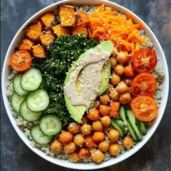 - 1 Tasse Quinoa - 2 Tassen Gemüsebrühe oder Wasser - 1 Tasse Kichererbsen - 1 mittelgroße Süßkartoffel - 1 Tasse Grünkohl - 1 kleine Gurke - 1 mittelgroße Karotte - ¼ Tasse Kirschtomaten - ¼ Avocado - 2 Esslöffel Sesamsamen - Salz und Pfeffer Die Hauptzutaten für die Buddha Bowl sind einfach und gesund. Quinoa ist eine großartige Basis. Sie gibt dir Protein und Ballaststoffe. Kichererbsen bringen noch mehr Eiweiß. Süßkartoffeln fügen Süße und Nährstoffe hinzu. Grünkohl ist voller Vitamine. Die frischen Gemüse machen die Bowl bunt und knackig. - 3 Esslöffel Tahini - 2 Esslöffel Zitronensaft - 1 Esslöffel Ahornsirup - 1 Knoblauchzehe - Wasser zum Verdünnen - Salz Das Tahini-Dressing macht die Bowl besonders lecker. Tahini gibt einen nussigen Geschmack. Zitronensaft bringt Frische. Ahornsirup fügt eine süße Note hinzu. Der Knoblauch gibt einen würzigen Kick. Mit Wasser kannst du die Konsistenz anpassen. Das Dressing ist einfach zu machen und passt gut zu vielen Gerichten. Für das gesamte Rezept kannst du die Anleitung unter [Full Recipe] finden. Zuerst vermenge eine Tasse Quinoa mit zwei Tassen Gemüsebrühe. Bringe die Mischung zum Kochen. Reduziere dann die Hitze und decke den Topf ab. Lass die Quinoa etwa 15 Minuten köcheln. Prüfe, ob die Flüssigkeit ganz aufgenommen ist. Mit einer Gabel lockere die Quinoa auf und stelle sie beiseite. Heize den Ofen auf 200°C vor. Würfle eine mittelgroße Süßkartoffel und vermenge sie mit etwas Olivenöl, Salz und Pfeffer. Lege die Stücke gleichmäßig auf ein Backblech. Röste die Süßkartoffel 20-25 Minuten lang, bis sie weich und leicht karamellisiert ist. Nehme eine mittelgroße Pfanne und erhitze sie bei mittlerer Hitze. Füge einen Spritzer Wasser oder Olivenöl hinzu. Gib den grob gehackten Grünkohl in die Pfanne. Sautiere ihn 3-5 Minuten, bis er welkt. Würze ihn mit einer Prise Salz. In einer kleinen Schüssel vermische drei Esslöffel Tahini, zwei Esslöffel Zitronensaft, einen Esslöffel Ahornsirup und eine fein gehackte Knoblauchzehe. Rühre alles gut durch. Füge nach Bedarf Wasser hinzu, bis die Konsistenz stimmt. Schmecke das Dressing mit etwas Salz ab. Nehme eine große Schüssel. Schichte die gekochte Quinoa, die geröstete Süßkartoffel und den sautierten Grünkohl. Füge die Kichererbsen, die Gurkenscheiben, die geriebene Karotte, die Kirschtomaten und die Avocadoscheiben hinzu. Achte auf eine schöne Anordnung. Träufle das Tahini-Dressing gleichmäßig über die Zutaten. Bestreue die Bowl mit Sesamsamen. Füge nach Wunsch zusätzliches Salz und Pfeffer hinzu. Für das vollständige Rezept, schaue dir die [Full Recipe] an. Um Quinoa perfekt zu kochen, benutze das richtige Wasserverhältnis. Ein gutes Maß ist 1 Tasse Quinoa auf 2 Tassen Gemüsebrühe oder Wasser. Dies sorgt für eine lockere und zarte Quinoa. Koche die Quinoa in einem mittelgroßen Topf. Bringe die Mischung zum Kochen, dann reduziere die Hitze und decke den Topf ab. Lass die Quinoa etwa 15 Minuten köcheln. Danach lockere sie mit einer Gabel auf. So vermeidest du Verklumpungen. Für das Rösten der Süßkartoffel heize den Ofen auf 200°C vor. Würfle die Süßkartoffel und mische sie mit etwas Olivenöl, Salz und Pfeffer. Verteile sie gleichmäßig auf einem Blech und röste sie 20-25 Minuten. Gewürze wie Paprika oder Kreuzkümmel geben zusätzlichen Geschmack. Wenn du keine Süßkartoffel hast, probiere Kürbis oder Karotten. Sie sind ebenso lecker und nahrhaft. Grünkohl hat einen hohen Nährwert. Er ist reich an Vitaminen und Mineralstoffen. Für die Zubereitung gib etwas Wasser oder Olivenöl in eine Pfanne und erhitze sie. Füge den gehackten Grünkohl hinzu und sautier ihn 3-5 Minuten. Für eine Abwechslung kannst du Spinat oder Mangold verwenden. Diese Gemüse sind ebenfalls gesund und passen gut in deine Buddha Bowl. Das Tahini-Dressing ist vielseitig. Du kannst es leicht anpassen, um verschiedene Geschmäcker zu erzielen. Mische Tahini, Zitronensaft und Ahornsirup. Füge dann einen gehackten Knoblauch hinzu. Wenn du einen besonderen Kick möchtest, probiere etwas Sojasauce oder Ingwer. Wenn du das Dressing cremiger magst, gib mehr Tahini hinzu. Für eine leichtere Version kannst du auch Joghurt verwenden. Für das vollständige Rezept, schaue dir die [Full Recipe] an. {{image_4}} Eine Buddha Bowl wird noch besser mit mehr Protein. Du kannst Tofu oder Tempeh hinzufügen. Diese Quellen sind nicht nur lecker, sie sind auch gesund. Tofu hat einen milden Geschmack und nimmt Aromen gut auf. Tempeh hat einen nussigen Geschmack und ist sehr nahrhaft. Du kannst auch verschiedene Hülsenfrüchte verwenden. Kichererbsen sind bereits im Rezept. Du kannst aber auch schwarze Bohnen oder Linsen nehmen. Diese Optionen bringen andere Texturen und Geschmäcker. Gemüse macht die Buddha Bowl bunt und nährstoffreich. Verwende saisonales Gemüse für den besten Geschmack. Im Frühling sind Spargel und Erbsen perfekt. Im Sommer kannst du Zucchini und Paprika ausprobieren. Im Herbst sind Kürbis und Rüben eine tolle Wahl. Rohkost-Alternativen sind eine gute Idee. Du kannst auch Brokkoli, Blumenkohl oder Radieschen roh hinzufügen. Diese geben einen schönen Crunch und sind sehr gesund. Wenn du glutenfrei essen möchtest, ist das einfach. Ersetze Quinoa durch andere glutenfreie Körner. Reis oder Hirse sind sehr gute Alternativen. Diese Körner sind ebenso nahrhaft und lecker. Bei Zutatenanpassungen für Allergiker solltest du vorsichtig sein. Achte auf Nüsse oder andere Allergene in den Zutaten. Du kannst die Kichererbsen durch Erbsen oder Linsen ersetzen. So bleibt die Bowl sicher und lecker. Entdecke die Möglichkeiten in der Buddha Bowl. Für das vollständige Rezept schaue hier: [Full Recipe]. Die Buddha Bowl lässt sich gut im Kühlschrank lagern. Bewahre sie in einem luftdichten Behälter auf. So bleibt alles frisch. Die Quinoa hält sich etwa 3 bis 5 Tage. Das Gemüse bleibt ebenfalls frisch, wenn du es gut abdeckst. Kichererbsen können 3 bis 4 Tage halten. Achte darauf, sie gut abtropfen zu lassen. Die Süßkartoffel bleibt bis zu 4 Tage lecker. Grünkohl kann 2 bis 3 Tage frisch bleiben, wenn er richtig gelagert wird. Gurken und Tomaten sind am besten an einem kühlen Ort. Sie sollten innerhalb von 2 Tagen gegessen werden. Du kannst Quinoa einfach einfrieren. Teile sie in kleine Portionen auf. Lege sie in einen luftdichten Beutel. Achte darauf, die Luft herauszudrücken. So bleibt die Quinoa schmackhaft. Gemüse wie Karotten oder Süßkartoffeln kannst du auch einfrieren. Koche sie vorher leicht an, um den Geschmack zu erhalten. Wenn du die Komponenten wieder aufwärmen möchtest, erwärme sie in der Mikrowelle oder in einer Pfanne. Füge etwas Wasser hinzu, um das Austrocknen zu verhindern. So bleibt alles saftig. Meal Prep macht das Essen einfacher. Koche die Quinoa am Sonntag für die Woche. Bereite auch das Gemüse vor. Schneide alles klein und lagere es in Behältern. So kannst du in wenigen Minuten deine Buddha Bowl zusammenstellen. Das spart dir Zeit. Du kannst verschiedene Kombinationen ausprobieren. Wenn du die Zutaten bereit hast, kannst du schnell eine gesunde Mahlzeit genießen. Das ist praktisch und lecker. Eine Buddha Bowl hält sich im Kühlschrank etwa drei bis fünf Tage. Lagern Sie sie in einem luftdichten Behälter. So bleiben die Zutaten frisch. Achten Sie darauf, das Dressing separat zu halten. So wird das Gemüse nicht matschig. Überprüfen Sie die Bowl vor dem Essen auf Gerüche oder Veränderungen. Ja, Sie können das Rezept ohne Tahini machen. Eine gute Alternative ist Erdnussbutter oder Sonnenblumenkernmus. Diese bieten ebenfalls einen cremigen Geschmack. Sie können auch Joghurt oder Avocado verwenden. Mischen Sie diese mit etwas Zitronensaft und Gewürzen für Geschmack. Zu einer Buddha Bowl passen viele Beilagen. Hier einige Vorschläge: - Gegrilltes Gemüse - Avocado-Scheiben - Hummus - Nüsse oder Samen - Frisches Brot oder Pita Diese Beilagen ergänzen die Bowl perfekt und bringen mehr Textur. Ja, dieses Rezept ist ideal für Meal Prep. Bereiten Sie die Zutaten im Voraus vor. Kochen Sie die Quinoa und das Gemüse am Sonntag. Teilen Sie die Portionen in Behälter auf. So haben Sie gesunde Mahlzeiten für die Woche. Achten Sie darauf, das Dressing separat zu lagern. Das hält alles frisch und lecker. Die Buddha Bowl ist einfach zuzubereiten und vielseitig. Ich habe die wichtigsten Zutaten, Schritte und Tipps geteilt. Quinoa, Süßkartoffeln und Grünkohl machen sie nahrhaft und lecker. Das Tahini-Dressing bringt noch mehr Geschmack. Mit Variationen und Lagerinformationen kannst du kreativ sein. Du kannst dein Gericht anpassen und vorbereiten. So hast du immer eine gesunde Mahlzeit bereit. Probiere es aus und genieße!