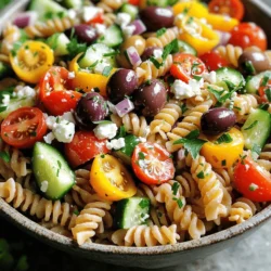 - 225 g Vollkorn-Fusilli-Nudeln - 240 ml Kirschtomaten, halbiert - 1 Gurke, gewürfelt - 1 Paprika (Farbe nach Wahl), gewürfelt - 1/2 rote Zwiebel, fein gehackt - 240 ml Kalamata-Oliven, entsteint und halbiert - 240 g Feta-Käse, zerbröckelt - 60 ml frische Petersilie, gehackt - 60 ml Olivenöl - 30 ml Rotweinessig (optional, kann durch Balsamico-Essig ersetzt werden) Diese Zutaten machen den Salat frisch und lecker. Die Fusilli-Nudeln sind perfekt, um die Aromen zu halten. Frisches Gemüse bringt Farbe und Crunch. Der Feta-Käse sorgt für einen tollen Geschmack. Olivenöl und Essig geben dem Dressing eine schöne Balance. - 1 Teelöffel getrockneter Oregano - Salz und Pfeffer nach Geschmack Die Gewürze sind wichtig. Oregano gibt dem Salat den typischen griechischen Geschmack. Salz und Pfeffer bringen die Aromen zum Leben. Petersilie ist die frische Garnitur, die den Salat schön aussehen lässt. Für die vollständige Anleitung und Zubereitung, schau dir das [Full Recipe] an. Um die Fusilli-Nudeln perfekt zuzubereiten, bringe einen großen Topf mit gesalzenem Wasser zum Kochen. Füge 225 g Vollkorn-Fusilli-Nudeln hinzu. Koche sie laut den Anweisungen auf der Verpackung al dente. Dies dauert in der Regel 8 bis 10 Minuten. Nach dem Kochen gieße die Nudeln ab und spüle sie unter kaltem Wasser ab. So stoppt der Kochvorgang und die Nudeln kühlen schnell ab. Lasse sie dann beiseite, während du das Gemüse vorbereitest. Jetzt ist es Zeit für die frischen Zutaten. Schneide die Kirschtomaten, die Gurke, die Paprika und die rote Zwiebel. Halbiere auch die Kalamata-Oliven. In einer großen Schüssel vermengst du die geschnittenen Zutaten. Diese Mischung macht den Salat frisch und bunt. Achte beim Einkauf auf frisches Gemüse. Suche nach knackigen Gurken und saftigen Tomaten. Frische Zutaten machen den Salat besonders lecker. Für das Dressing mische in einer kleinen Schüssel 60 ml Olivenöl, 30 ml Rotweinessig oder Balsamico, 1 Teelöffel Oregano, Salz und Pfeffer. Verquirle alles gut, bis die Zutaten gut vermischt sind. Jetzt fügst du die abgekühlten Nudeln zur Schüssel mit dem Gemüse hinzu. Gieße das Dressing gleichmäßig über die Mischung. Mische alles vorsichtig, bis die Nudeln und das Gemüse gut bedeckt sind. Zum Schluss füge 240 g zerbröckelten Feta-Käse und 60 ml gehackte Petersilie hinzu. Hebe alles vorsichtig unter, damit der Käse nicht zerdrückt wird. Für die besten Aromen decke den Salat ab und stelle ihn für mindestens 30 Minuten in den Kühlschrank. So können die Geschmäcker gut durchziehen. Für die vollständige Anleitung, siehe die [Full Recipe]. Um einen schmackhaften griechischen Pasta-Salat zu machen, achte auf frisches Gemüse. Frisch gewaschenes und geschnittenes Gemüse hebt den Geschmack. Ich empfehle, das Gemüse erst kurz vor dem Servieren zu schneiden. So bleibt es knackig und frisch. Wähle guten Feta-Käse für den besten Geschmack. Der Feta muss frisch und gut gelagert sein. Lagere ihn in seiner Lake, um die Frische zu bewahren. Ein guter Feta hat eine cremige Textur und einen leichten salzigen Geschmack. Präsentiere den Pasta-Salat in einer großen Schüssel oder auf Einzelportionen. Das sieht schön und einladend aus. Verziere den Salat mit frischer Petersilie und einigen Oliven. Für Beilagen passen frisches Brot oder Oliven gut. Ein leichter Weißwein oder ein spritziges Mineralwasser ergänzt diesen Salat perfekt. Wenn du das Rezept nachkochen möchtest, findest du die Details in der Full Recipe. {{image_4}} Du kannst deinem griechischen Pasta-Salat viele neue Geschmäcker geben. Probiere, verschiedene Gemüsesorten hinzuzufügen. Artischocken und Zucchini sind tolle Optionen. Sie bringen einen frischen Biss und mehr Farbe auf den Teller. Du kannst auch über andere Käsesorten nachdenken. Hirtenkäse ist eine leckere Alternative zu Feta. Es hat einen anderen Geschmack, der gut passt. Wenn du vegan bist, gibt es tolle Optionen. Statt Feta kannst du einen pflanzlichen Käse verwenden. Er schmeckt ähnlich und macht den Salat lecker. Für glutenfreie Alternativen kannst du spezielle glutenfreie Nudeln nehmen. Diese sind oft aus Reis oder Mais. Sie sind eine perfekte Wahl, um deinen Pasta-Salat zu genießen. Wenn du mehr über die Zubereitung erfahren möchtest, schau dir das Full Recipe an. Um deinen klassischen griechischen Pasta-Salat frisch zu halten, lagere ihn am besten im Kühlschrank. Nutze einen luftdichten Behälter, um die Aromen zu bewahren. So bleibt der Salat knackig und lecker. - Lagerung: Stelle sicher, dass der Salat gut abgedeckt ist. Das schützt ihn vor Gerüchen anderer Lebensmittel im Kühlschrank. - Haltbarkeit: Der Salat bleibt bis zu drei Tage frisch. Nach dieser Zeit kann das Gemüse weich werden. Falls du Reste hast, mache dir keine Sorgen! Es gibt viele kreative Möglichkeiten, diese zu nutzen. Hier sind einige Ideen: - Wraps: Verwende die Reste als Füllung für Tortillas. So hast du schnell einen leckeren Wrap. - Pasta-Auflauf: Mische die Reste mit etwas Käse und backe sie im Ofen. Das gibt dir ein ganz neues Gericht. - Gemüse- omelette: Schlage ein paar Eier auf und füge die Reste hinzu. Brate alles zusammen für ein schnelles Frühstück. Mit diesen Tipps verwandelst du deinen Pasta-Salat in neue, spannende Gerichte! Für das vollständige Rezept schau dir die Sektion "Full Recipe" an. Das Geheimnis liegt in frischen Zutaten. Verwende reife Kirschtomaten, knackige Gurken und aromatische Oliven. Der Feta-Käse bringt den Salat zum Strahlen. Er sollte hochwertig sein. Achte auch auf das Dressing. Ein gutes Olivenöl und frischer Oregano sind wichtig. Sie geben dem Salat Tiefe und Geschmack. Die richtige Balance zwischen Säure und Würze macht den Unterschied. Probiere, das Dressing erst kurz vor dem Servieren hinzuzufügen. So bleibt der Salat frisch und knackig. Ja, du kannst den Salat im Voraus machen! Bereite ihn bis zu einen Tag vorher zu. Das gibt den Aromen Zeit, sich zu verbinden. Lagere den Salat in einem luftdichten Behälter im Kühlschrank. Achte darauf, das Dressing separat zu halten, bis du ihn servierst. So bleibt der Salat frisch und die Nudeln nicht matschig. Zu diesem Pasta-Salat passen viele Beilagen gut. Gegrilltes Hähnchen oder Fisch sind tolle Optionen. Sie bringen zusätzliches Protein. Du kannst auch frisches Brot oder eine Auswahl an Dips servieren. Hummus und Tzatziki sind besonders lecker. Eine einfache grüne Salatbeilage passt auch gut dazu. Der Pasta-Salat hält sich gut im Kühlschrank. Er bleibt frisch für etwa drei bis fünf Tage. Achte darauf, ihn in einem luftdichten Behälter zu lagern. Nach ein paar Tagen kann er weicher werden. Du kannst ihn trotzdem genießen, aber die Textur verändert sich. Wenn du ihn länger aufbewahren möchtest, denke daran, die frischen Zutaten zu ersetzen. Der klassische griechische Pasta-Salat ist einfach und lecker. Du hast die Hauptzutaten wie Vollkorn-Nudeln, frisches Gemüse und Feta sowie das passende Dressing kennengelernt. Mit der Schritt-für-Schritt-Anleitung kannst du ihn mühelos zubereiten. Die Tipps und Variationen bieten dir viele Möglichkeiten zur Anpassung. Denke daran, den Salat richtig zu lagern und Reste kreativ zu nutzen. Dieser Pasta-Salat ist nicht nur ein Genuss, sondern auch vielseitig. Probiere ihn aus und teile ihn mit Freunden!