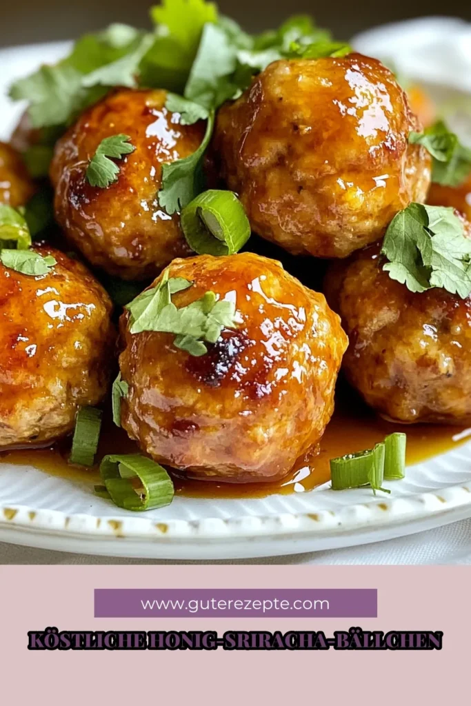 Entdecken Sie das perfekte Rezept für Honig-Sriracha-Fleischbällchen! Diese pikanten Truthahnfleischbällchen sind einfach zuzubereiten und bieten eine köstliche asiatisch inspirierte Note. Ideal für jeden, der einfache Proteingerichte sucht. Servieren Sie diese saftigen Fleischbällchen mit einer aromatischen Honig-Sriracha-Sauce und bringen Sie Abwechslung auf Ihren Teller! Speichern Sie dieses leckere Truthahnfleischbällchen Rezept jetzt! #HonigSrirachaFleischbällchen #TruthahnfleischbällchenRezept #pikanteFleischbällchen #einfacheProteingerichte